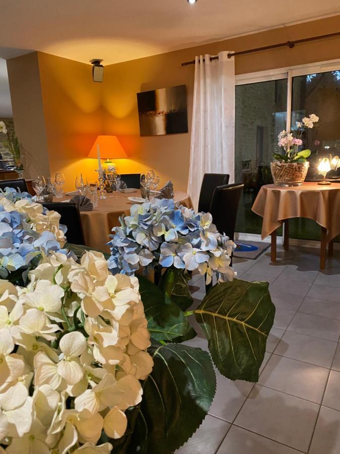 Hotel - Restaurant L'Hortensia Noyalo Exterior photo