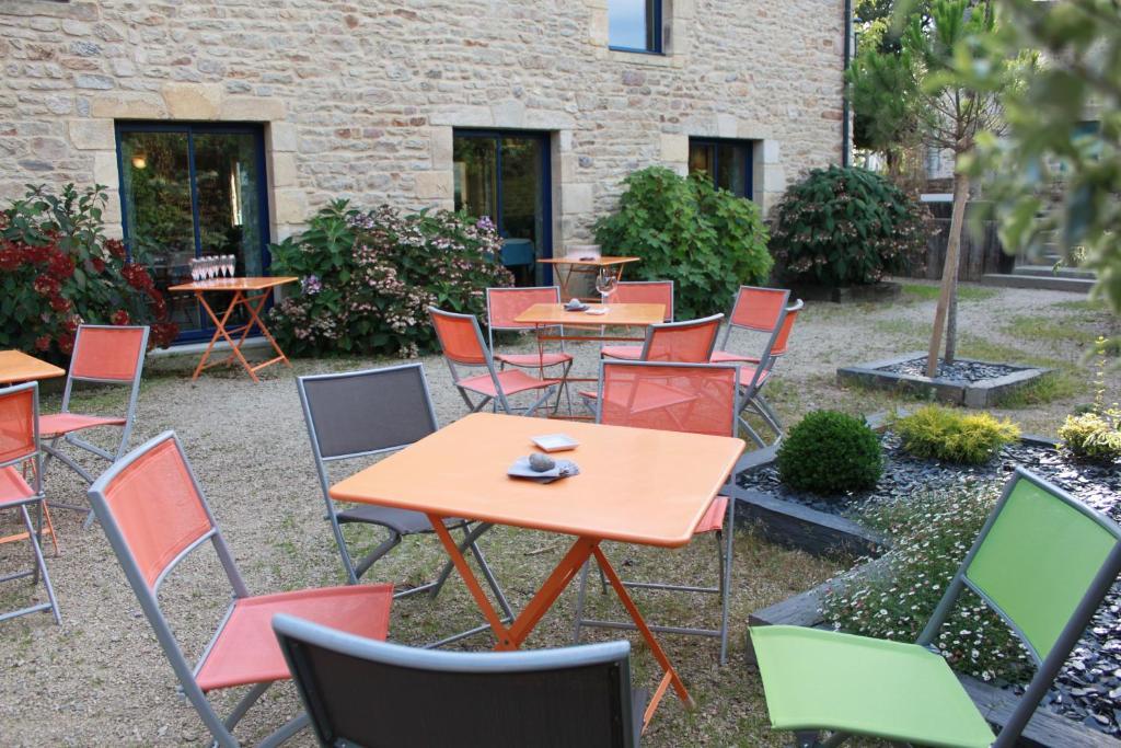 Hotel - Restaurant L'Hortensia Noyalo Exterior photo